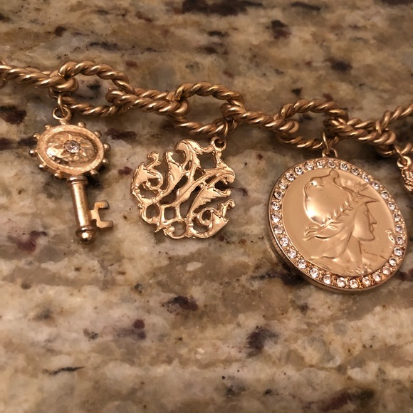 Gold tone charm bracelet - Picture 3 of 3